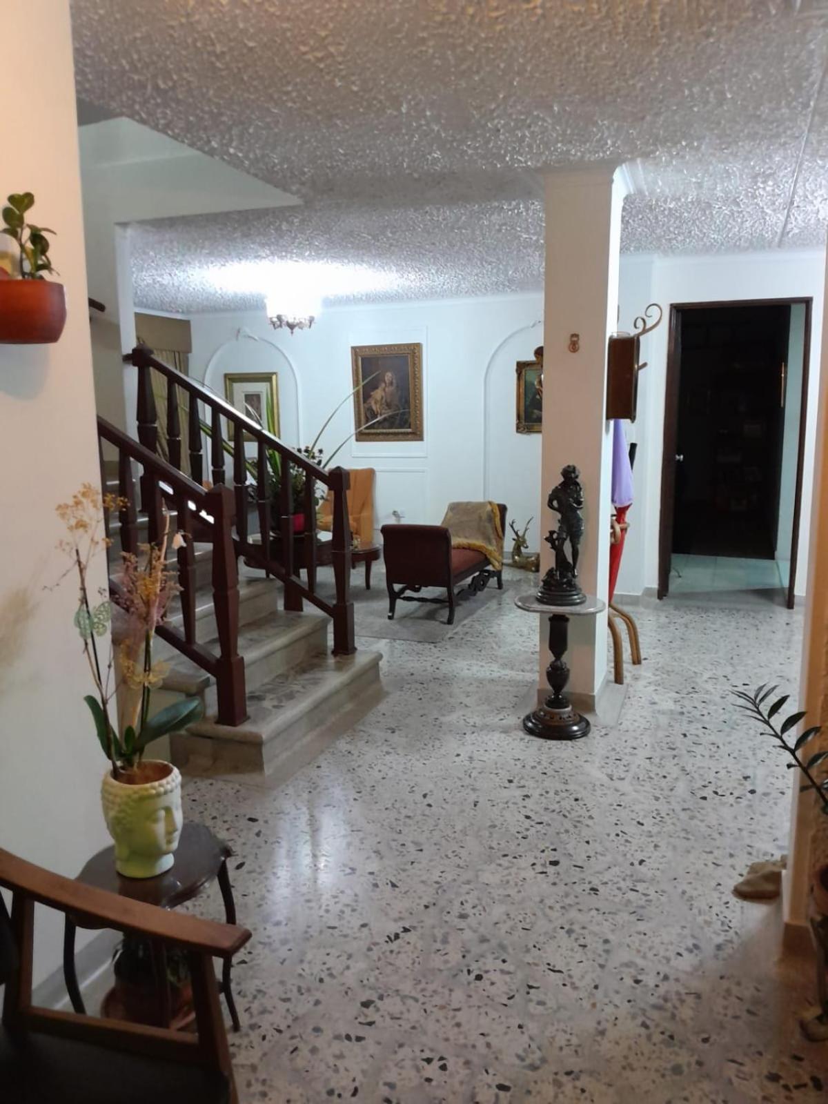 2 En Casa Retro * Medellín