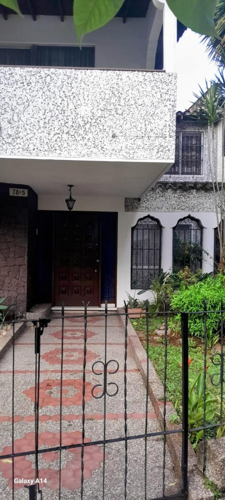 Pensión 2 En Casa Retro Medellín